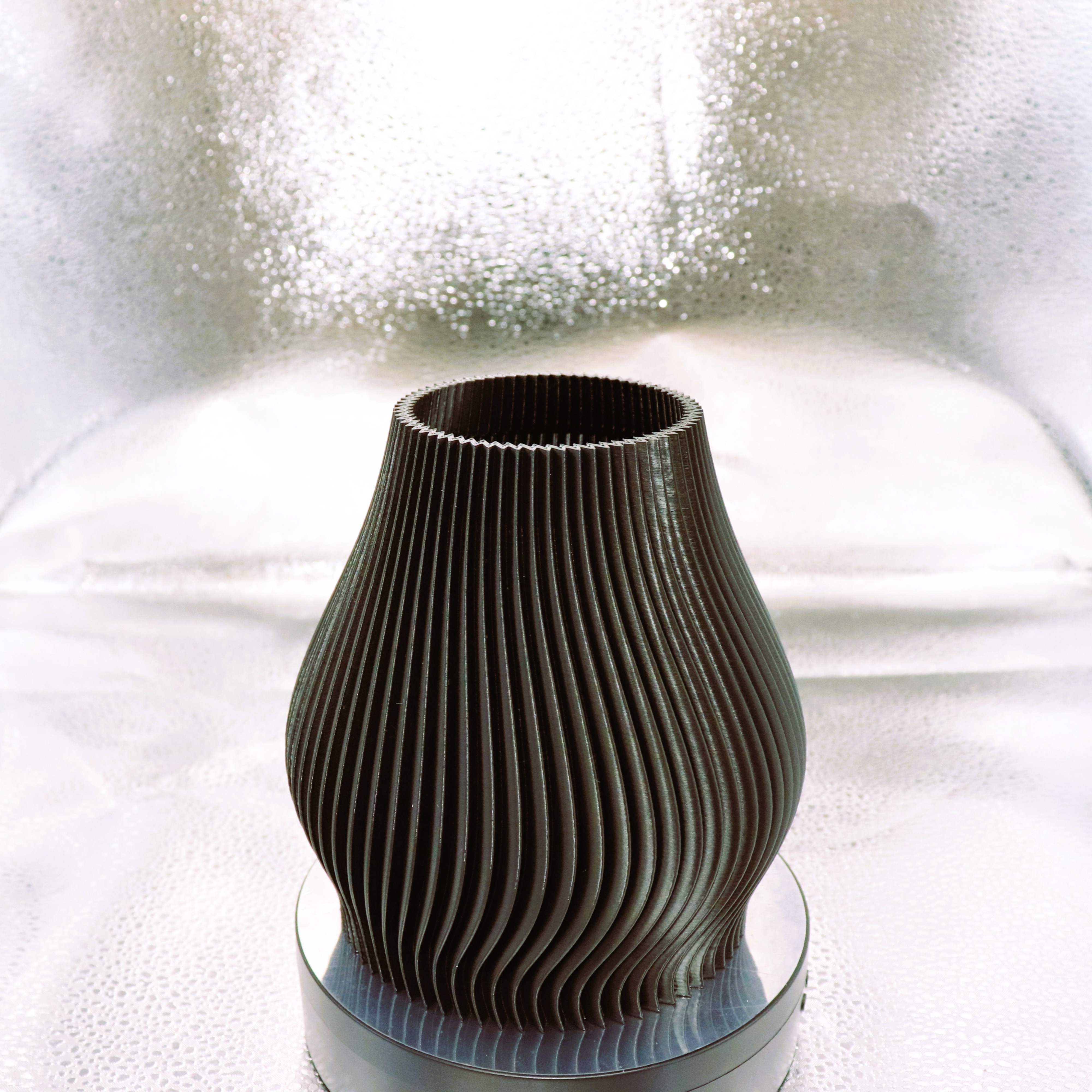 Vaso Helicoidal (largo) (preto)